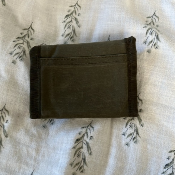 Filson Wallet - Hunter Green - Tin Cloth - Picture 4 of 4